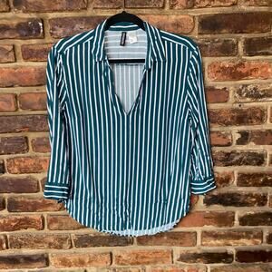 H&M Divided Green White Striped Long Sleeve Collared V-Neck Top